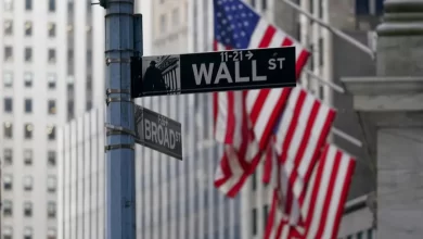 US stocks end mostly higher after another up-and-down day